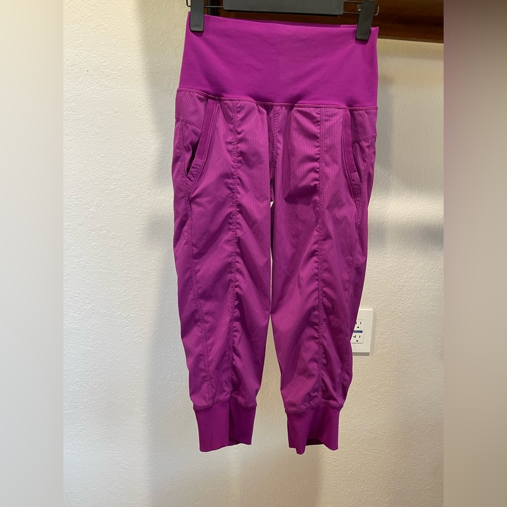 Lululemon dance studio jogger high rise size 6